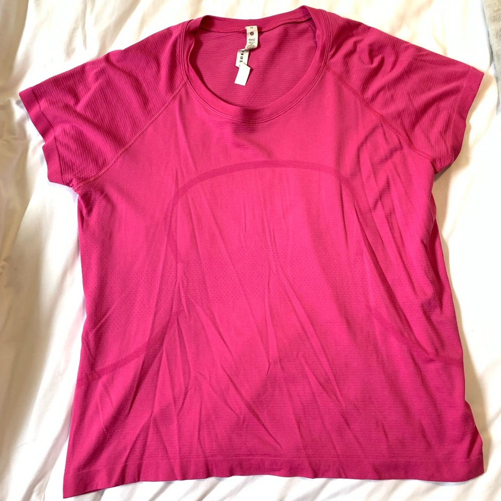 NWOT Lululemon Swiftly Tech Short Sleeve Shirt